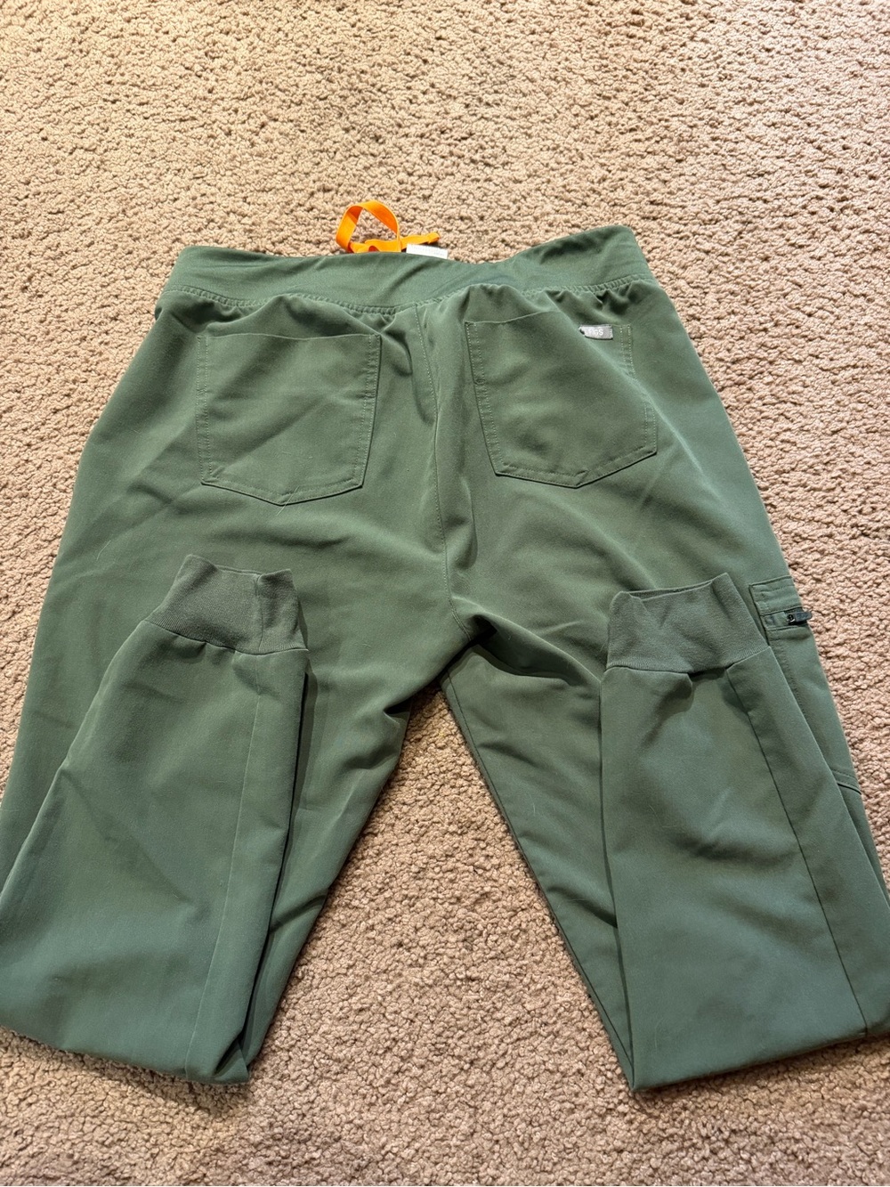 Figs Moss scrub Set - Vest, Top, Joggers - Picture 9 of 9